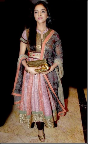 celebrity bollywood: Bollywood Actress Asin having nice purses